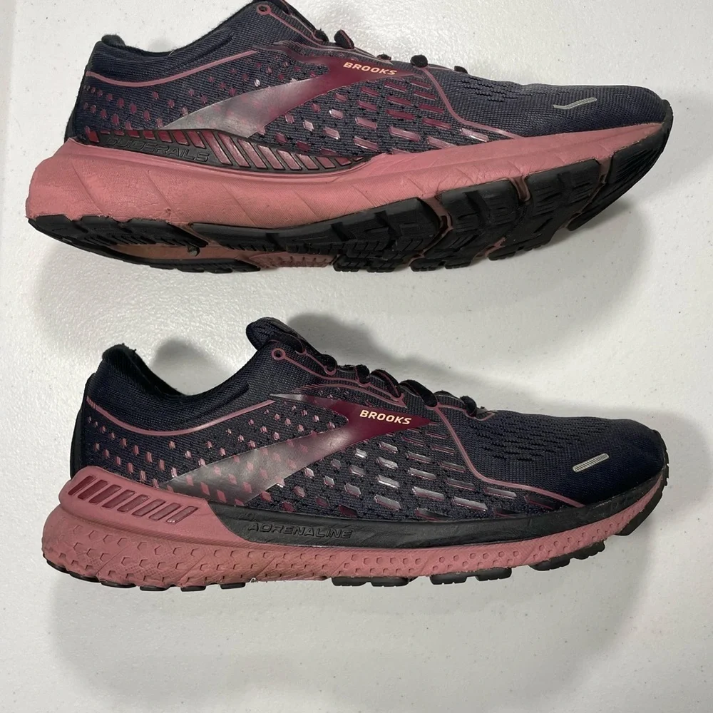 Brooks Women's Adrenaline Athletic Shoes -9.5 SB/00
